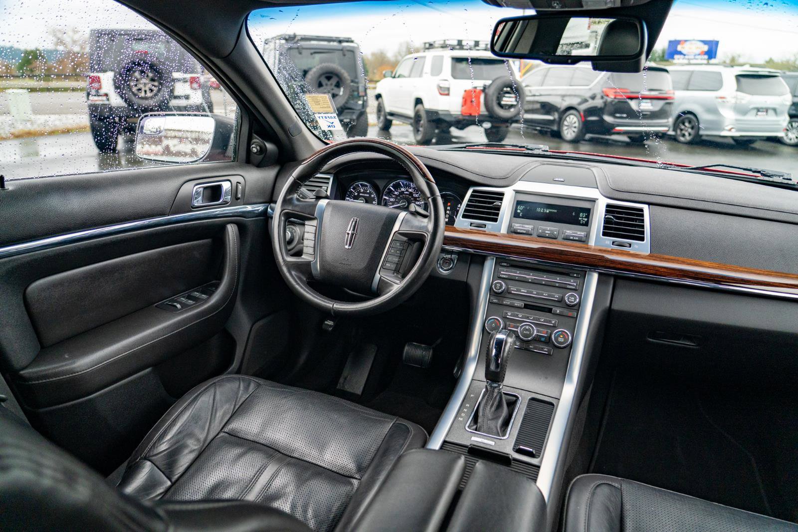 Used 2010 Lincoln MKS image 22