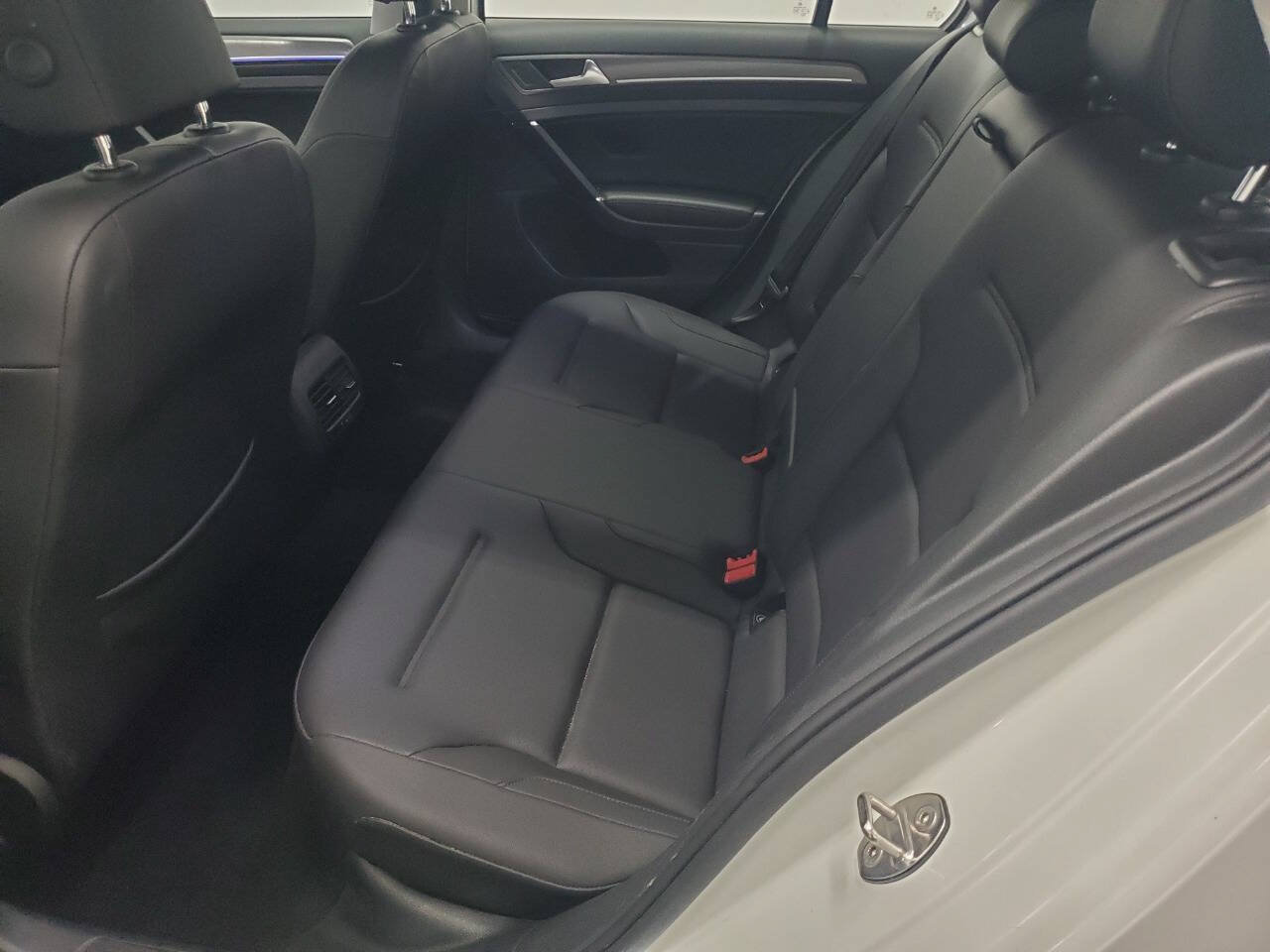Used 2017 Volkswagen e-Golf SEL Premium FWD image 12