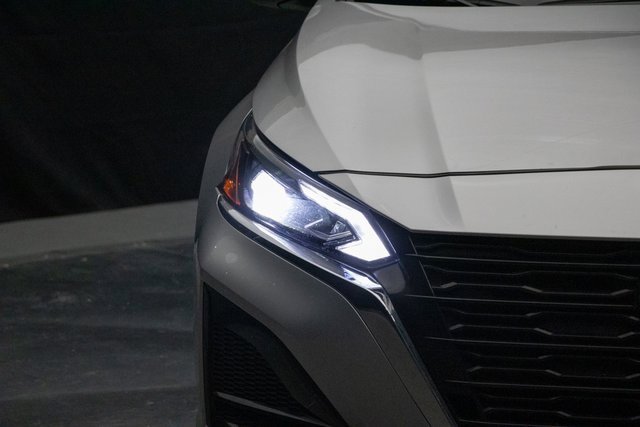 Used 2024 Nissan Altima 2.5 SV image 5