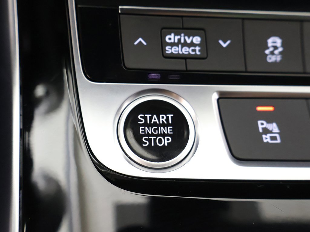 Used 2024 Audi Q8 Premium Plus image 43