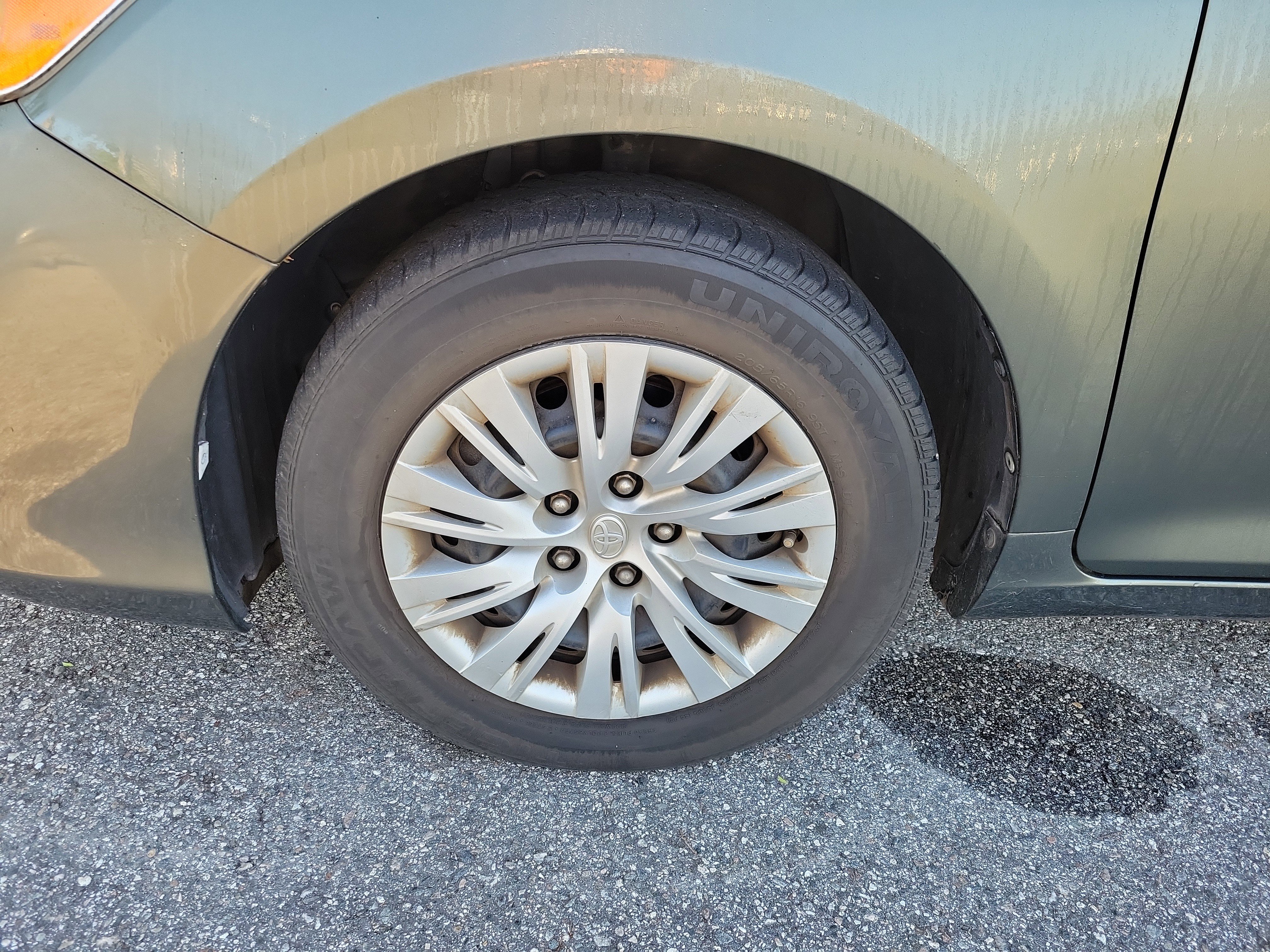 Used 2013 Toyota Camry L image 25