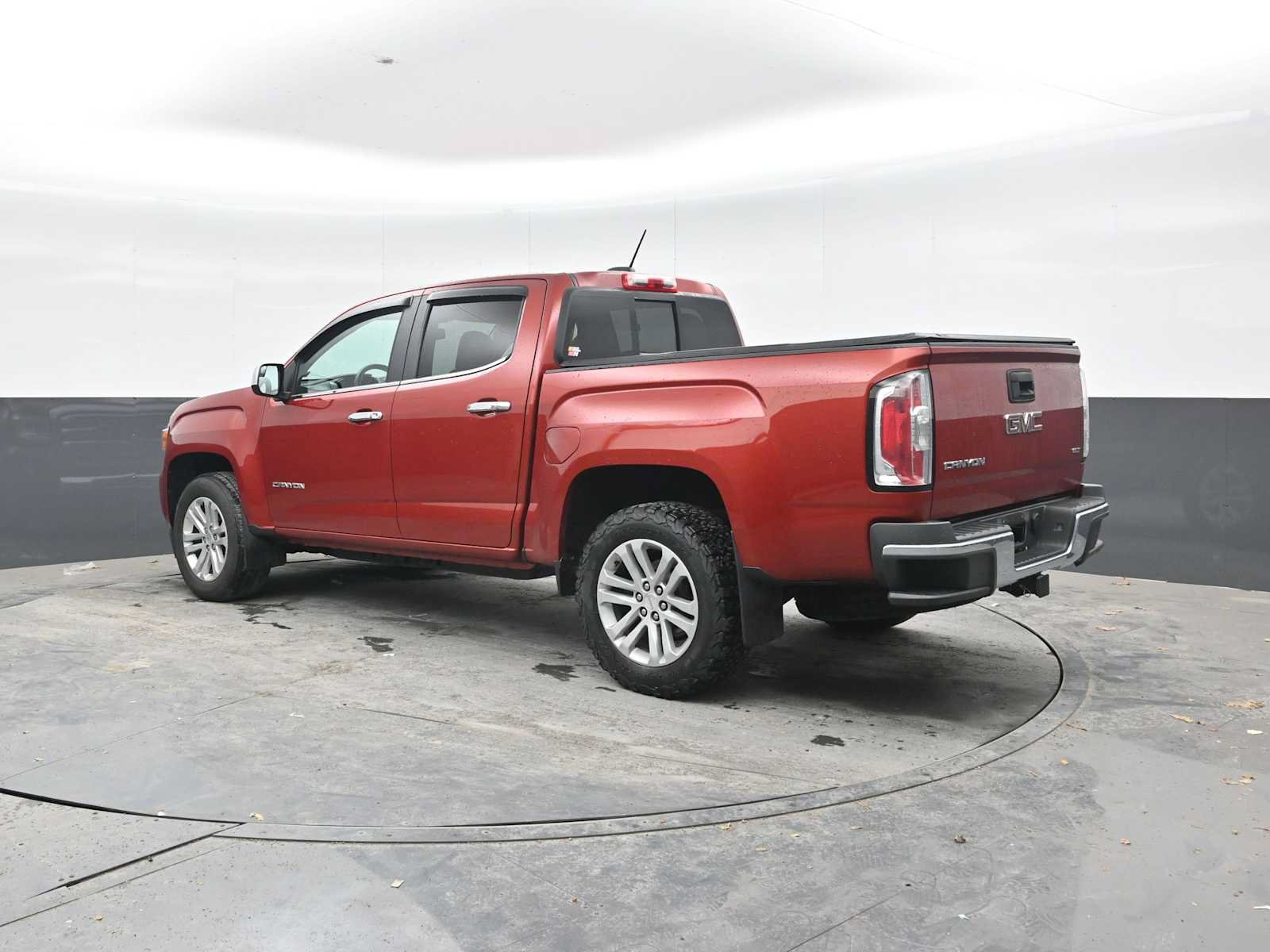 Used 2015 GMC Canyon SLT w/ Driver Alert Package AWD/4WD image 2