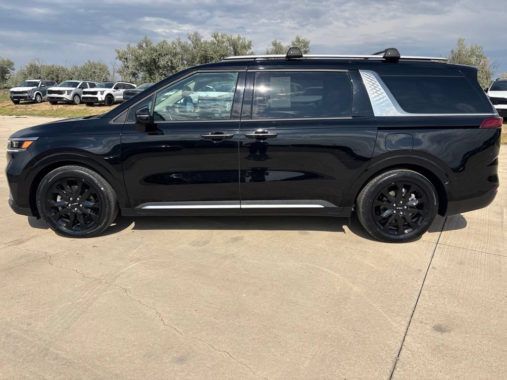 Certified 2024 Kia Carnival SX Prestige FWD image 2