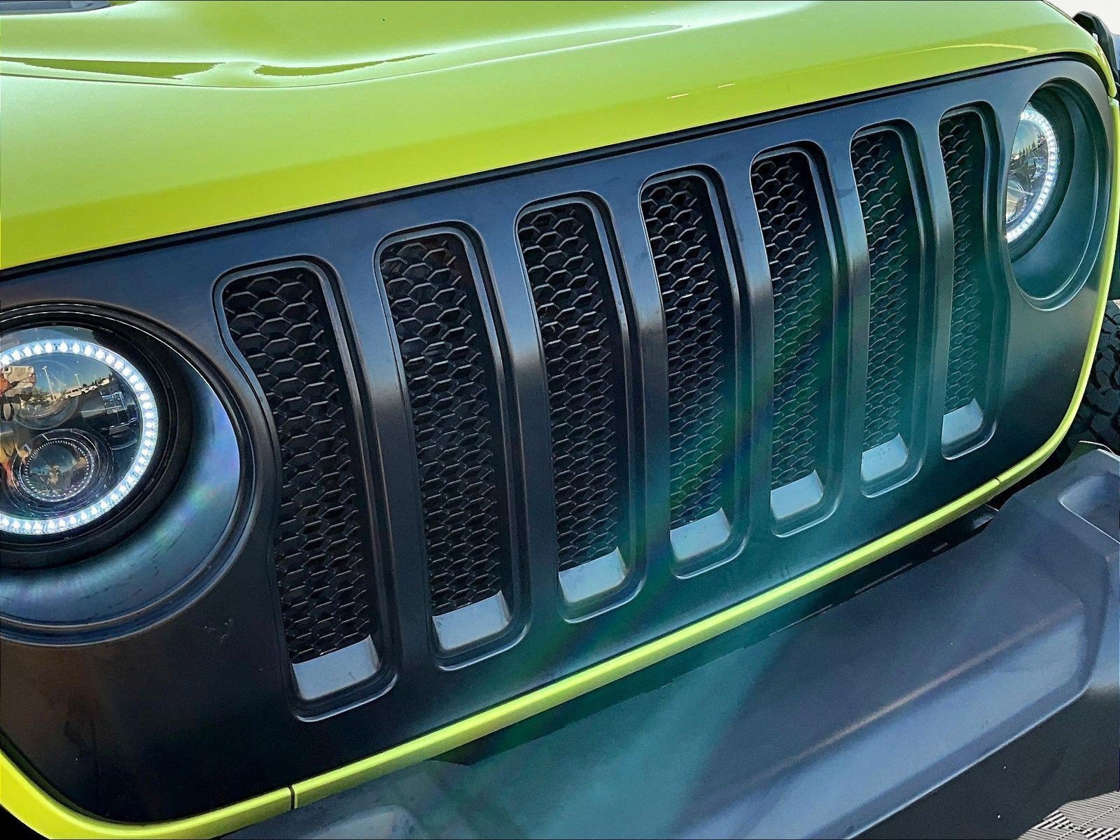Used 2023 Jeep Wrangler Unlimited Rubicon w/ Cold Weather Group AWD/4WD image 33