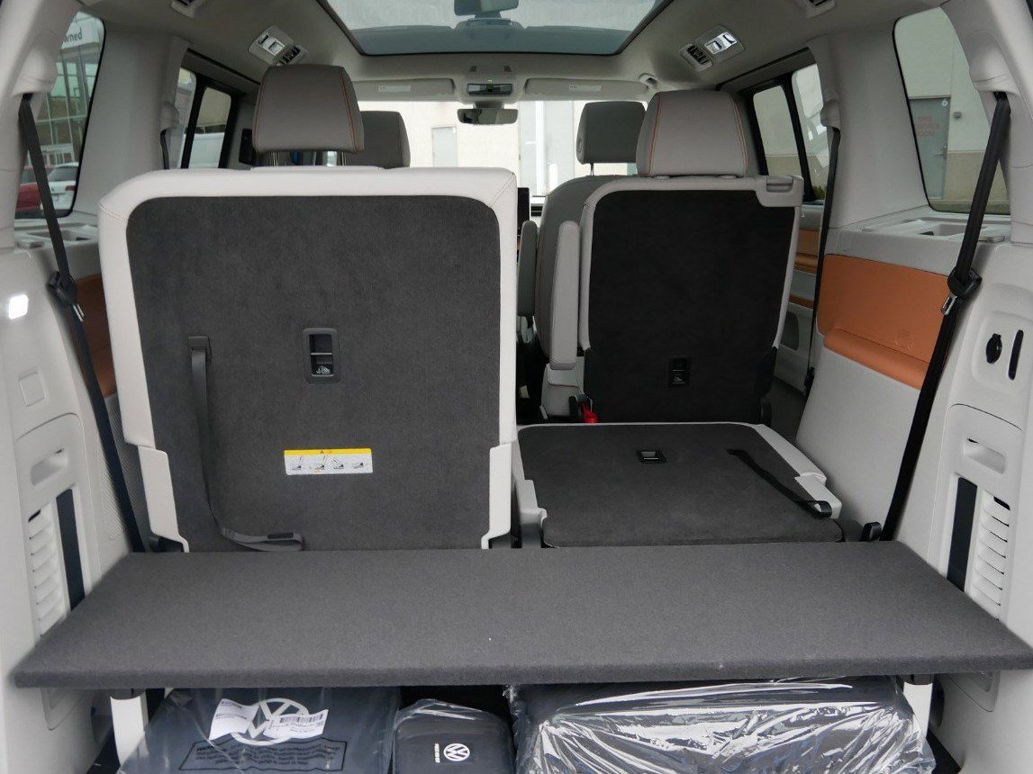 New 2025 Volkswagen ID. Buzz 1st Edition image 4