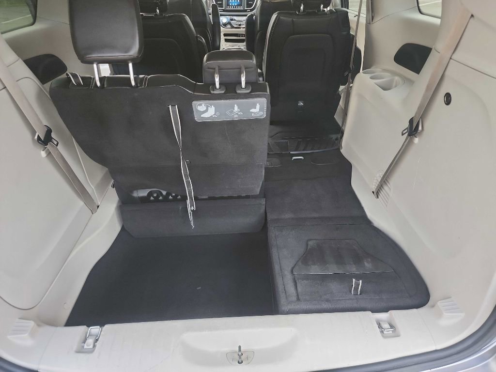 Used 2020 Chrysler Voyager Lxi image 29