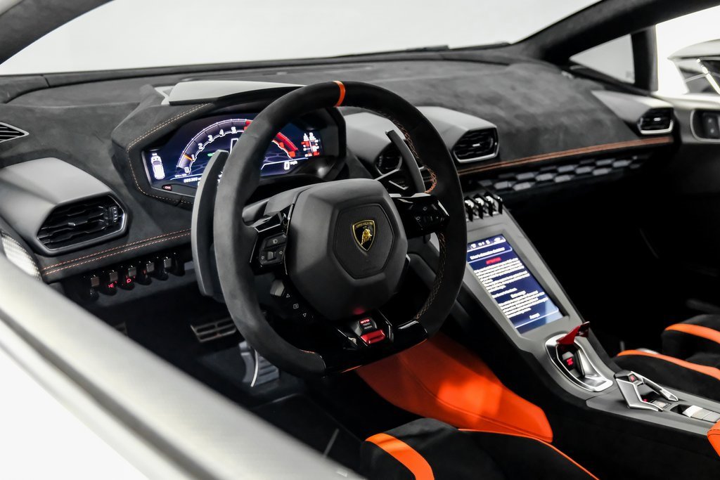 Used 2024 Lamborghini Huracan STO image 11