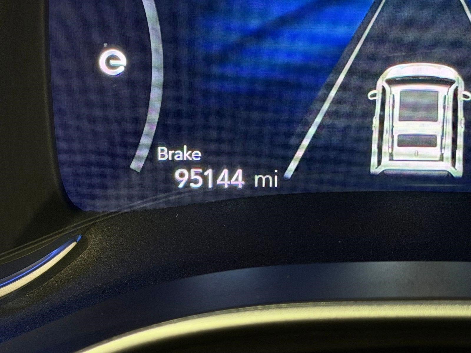 Used 2022 Chrysler Pacifica Touring-L image 19