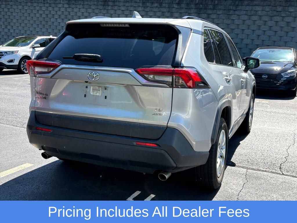 Used 2019 Toyota RAV4 LE AWD/4WD image 6