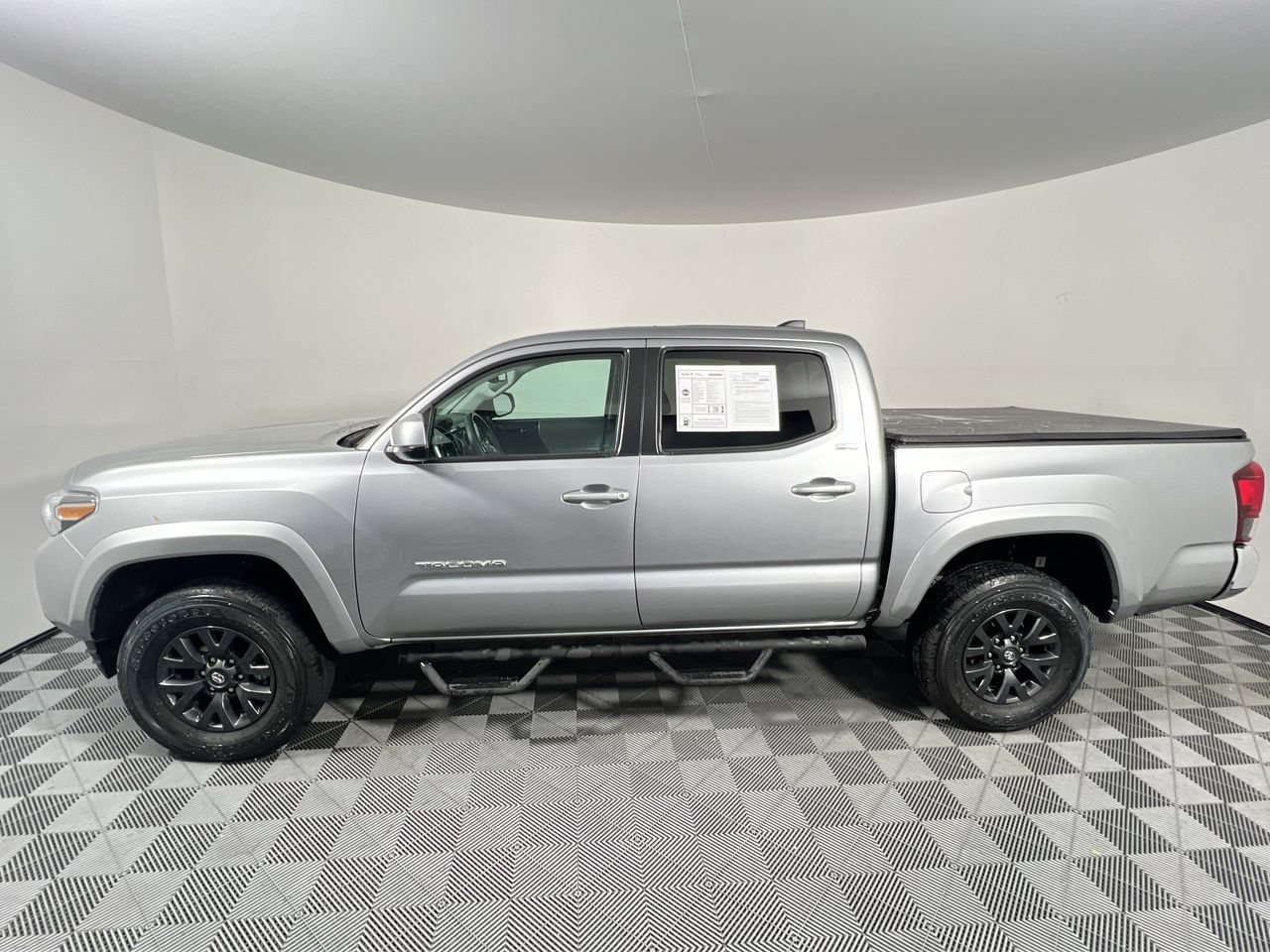Used 2023 Toyota Tacoma SR5 RWD image 6
