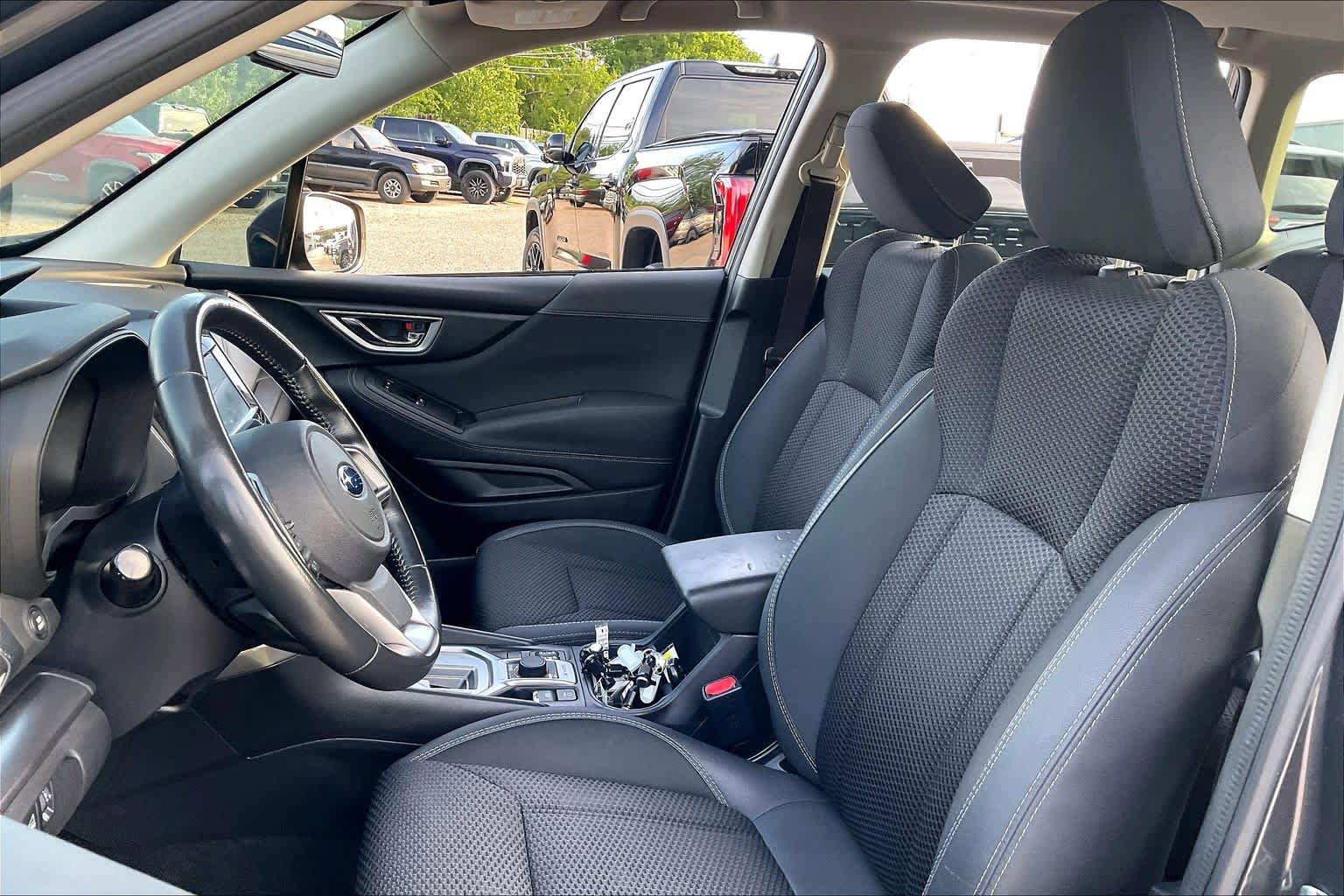 Used 2020 Subaru Forester Premium AWD/4WD image 8