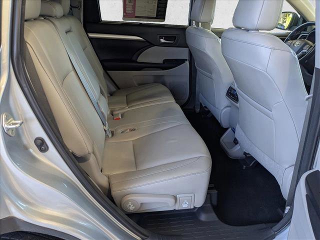 Used 2018 Toyota Highlander XLE image 17