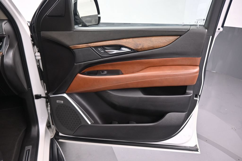 Used 2019 Cadillac Escalade ESV Luxury AWD/4WD image 50
