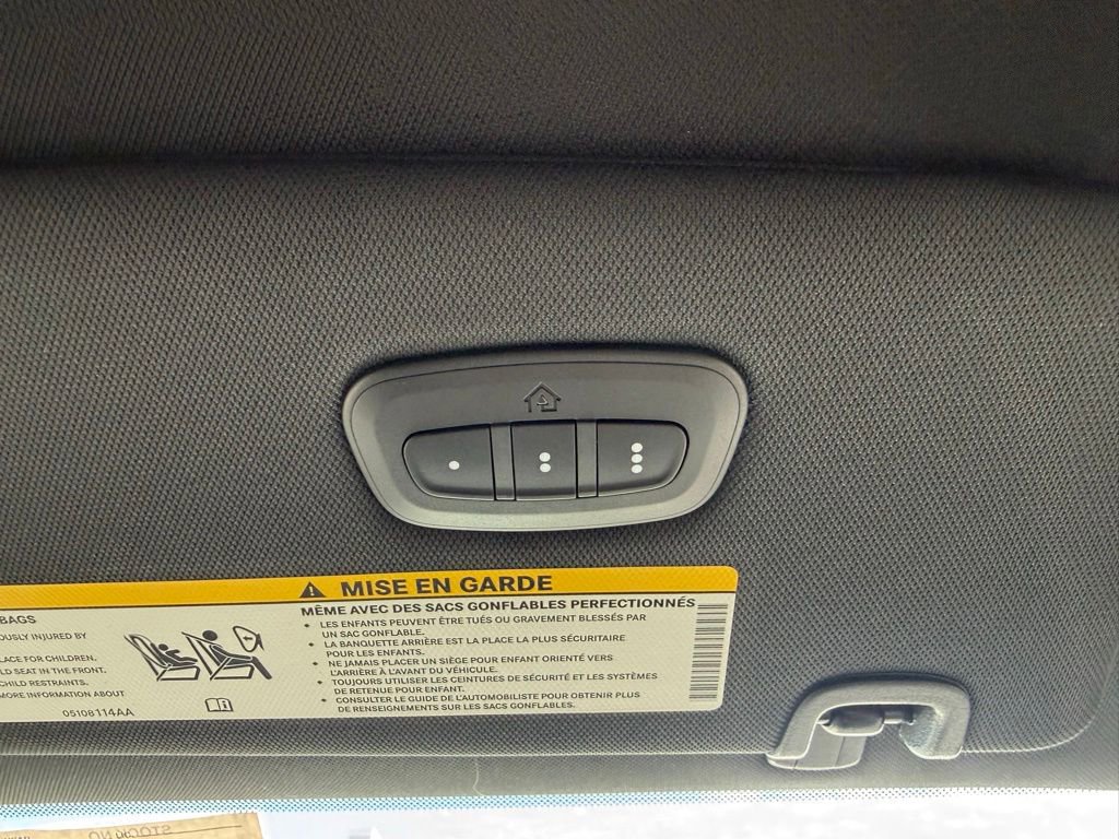 New 2027 Chrysler Pacifica Select FWD image 30