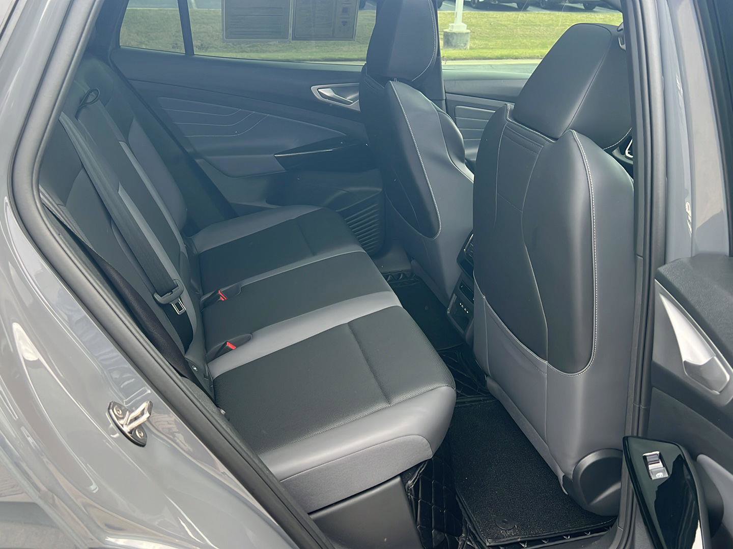 Used 2023 Volkswagen ID.4 Pro S Plus image 13