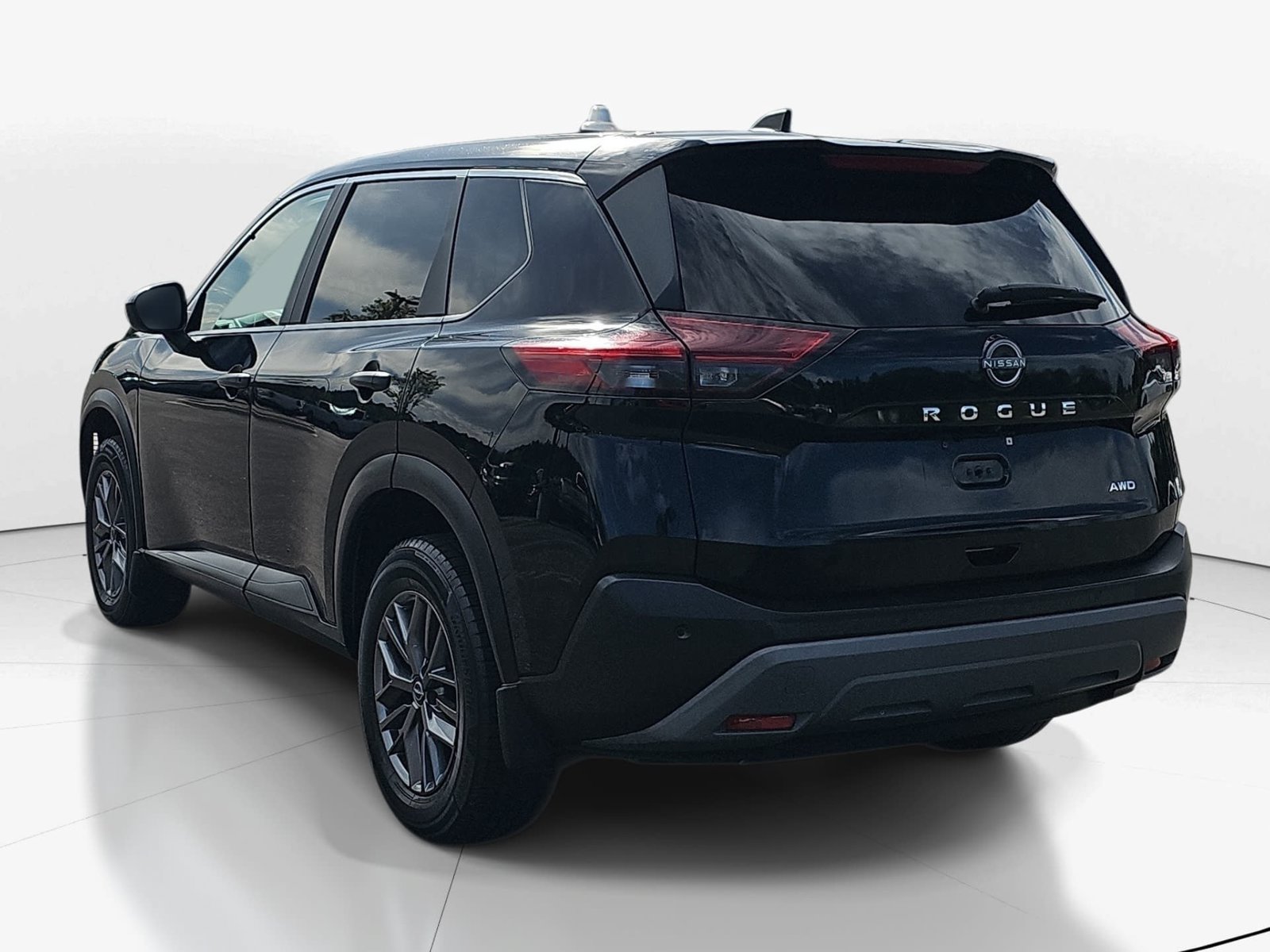 Used 2023 Nissan Rogue S AWD/4WD image 8