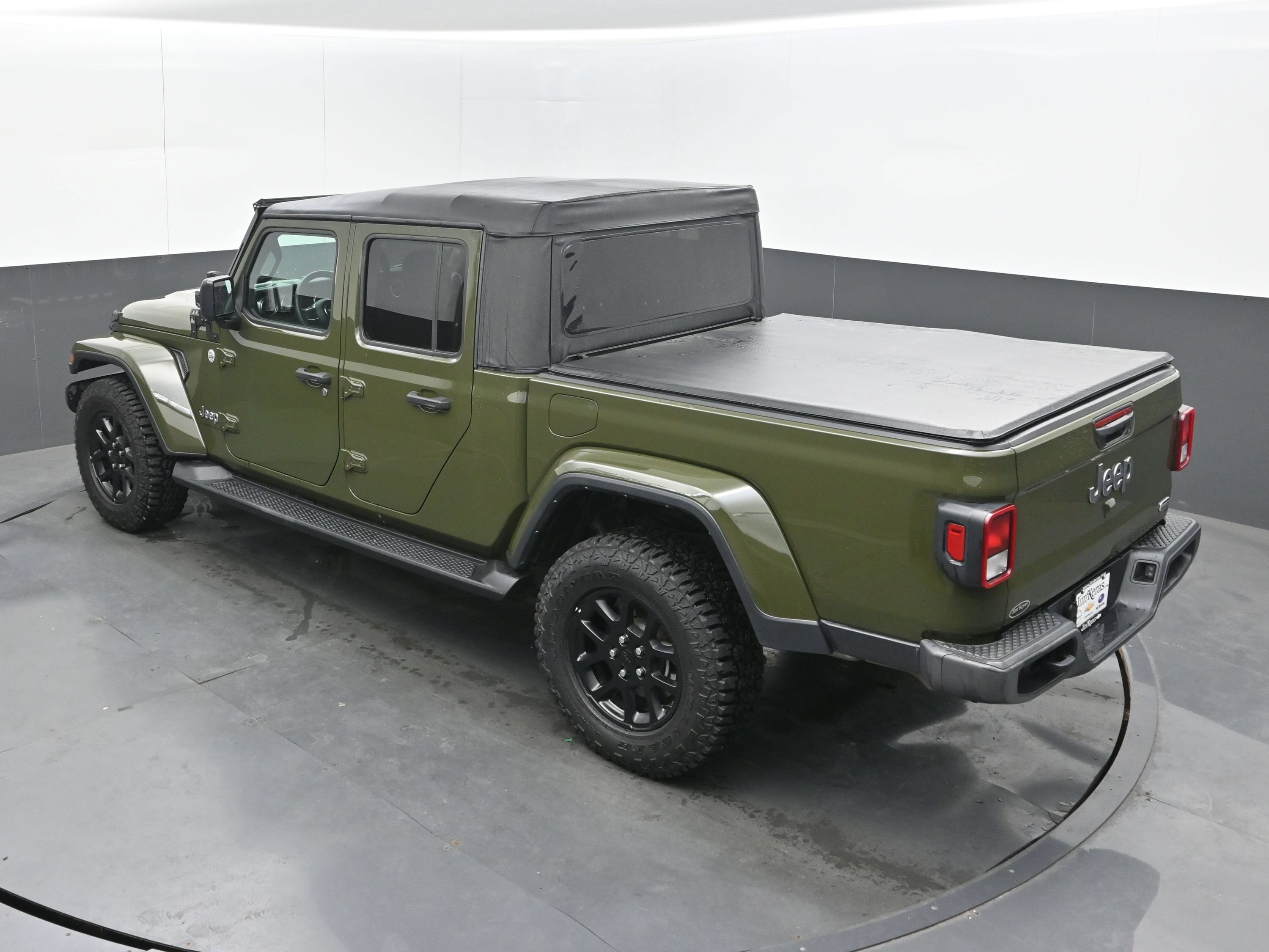 Used 2023 Jeep Gladiator Overland AWD/4WD image 35