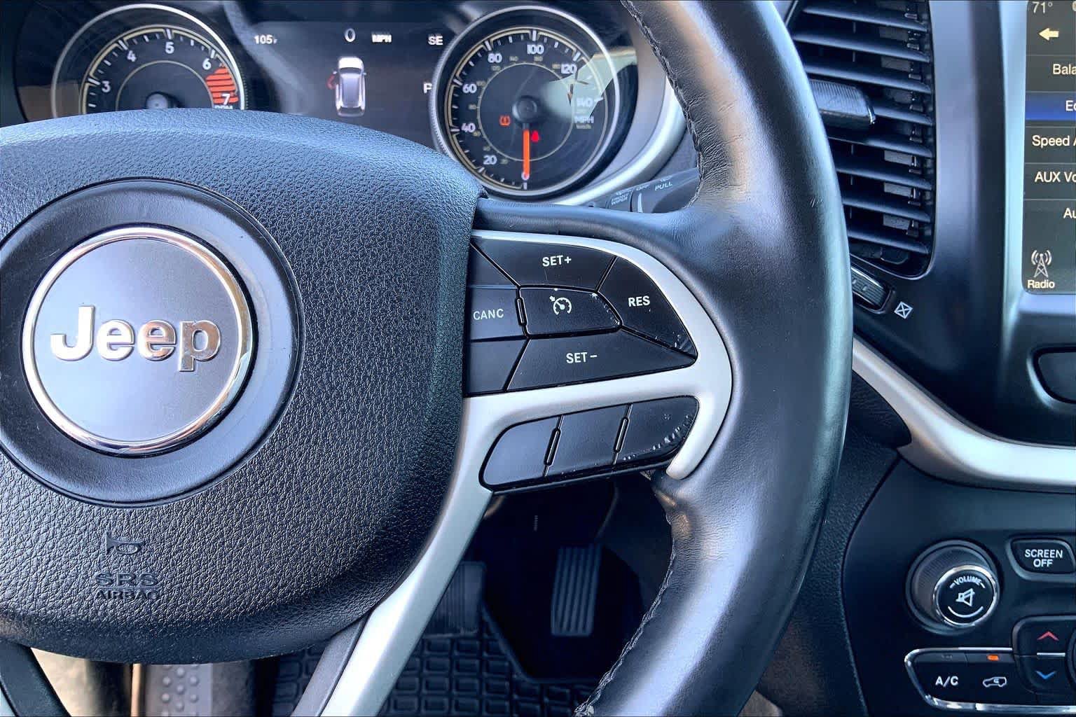 Used 2018 Jeep Cherokee Limited FWD image 23