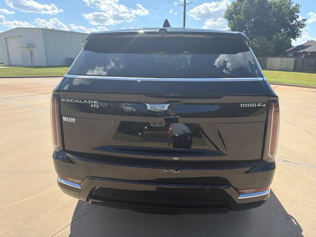 Certified 2025 Cadillac Escalade IQ Luxury 2 AWD/4WD image 6