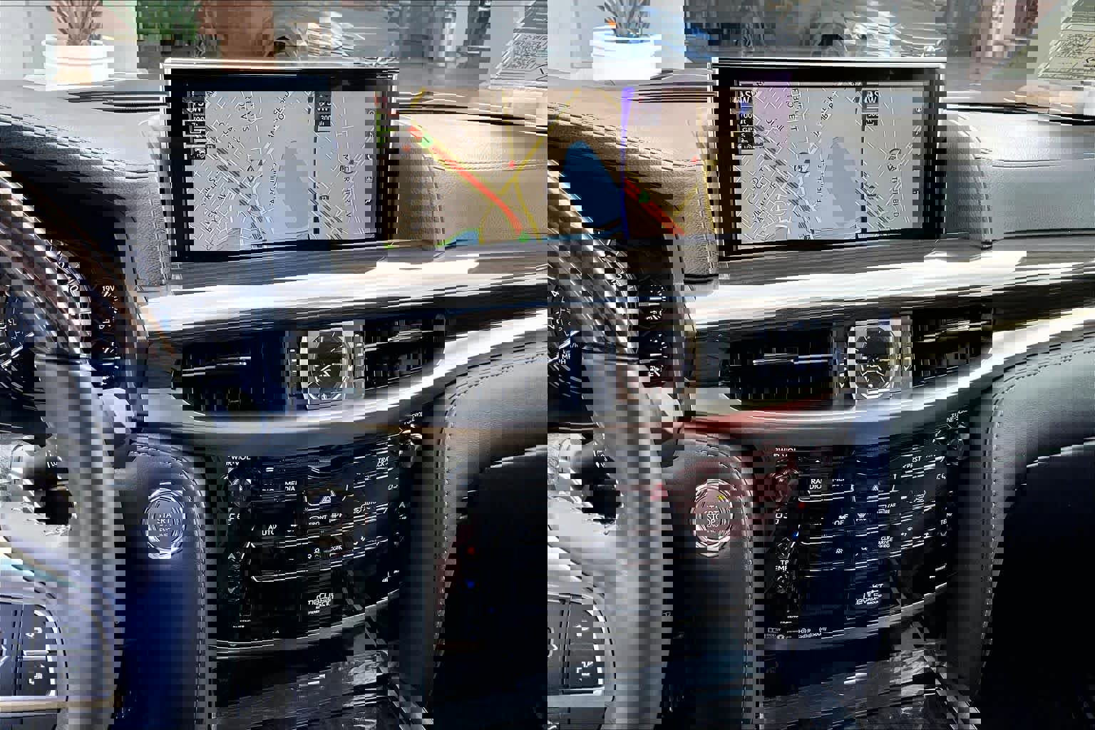 Used 2016 Lexus LX 570 4WD w/ Luxury Package image 6