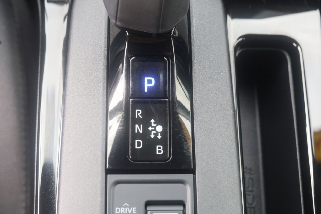 Used 2025 Toyota Prius LE FWD image 20