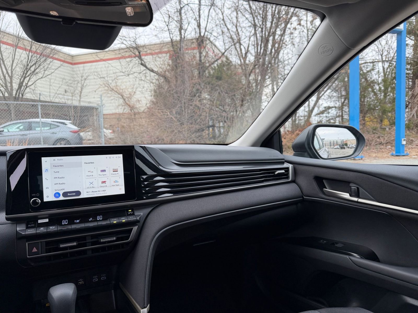 Used 2025 Toyota Camry LE image 34