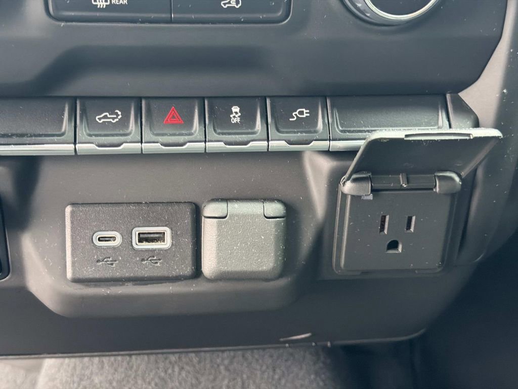 Used 2023 Chevrolet Silverado 2500 Custom w/ Custom Convenience Package image 28