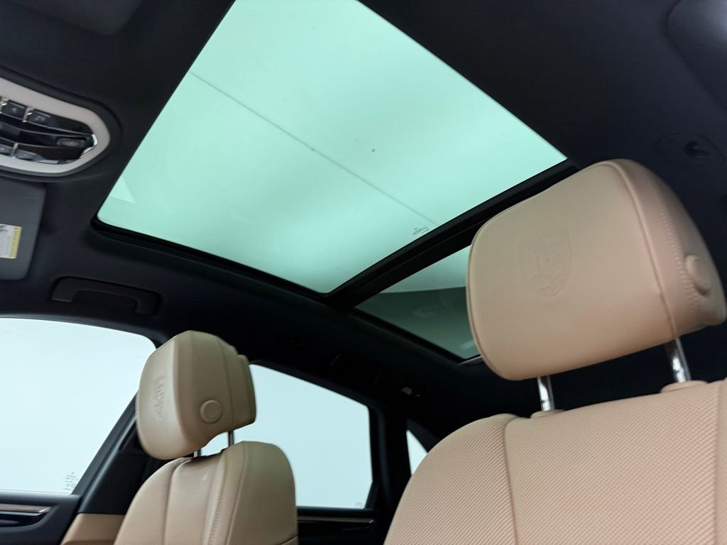 Used 2025 Porsche Macan image 23