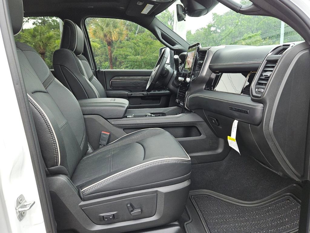 Used 2025 RAM 2500 Limited AWD/4WD image 15