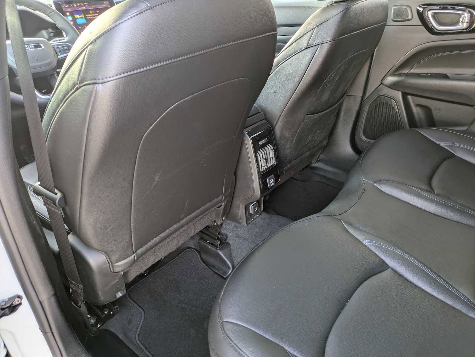 Used 2025 Jeep Compass Limited w/ Sun & Sound Group image 16