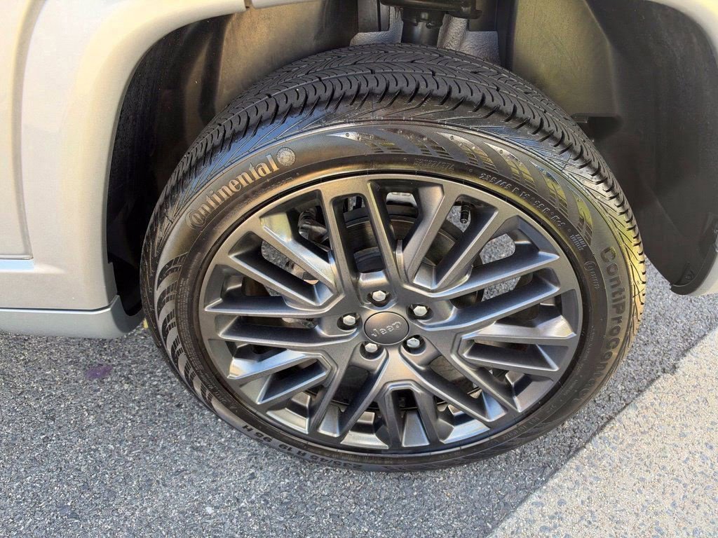 Used 2023 Jeep Compass High Altitude AWD/4WD image 14