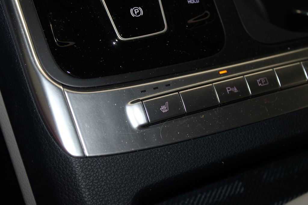 Used 2025 Kia Carnival EX image 34