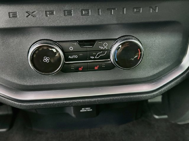 New 2026 Ford Expedition Platinum w/ Stealth Appearance Package AWD/4WD image 28