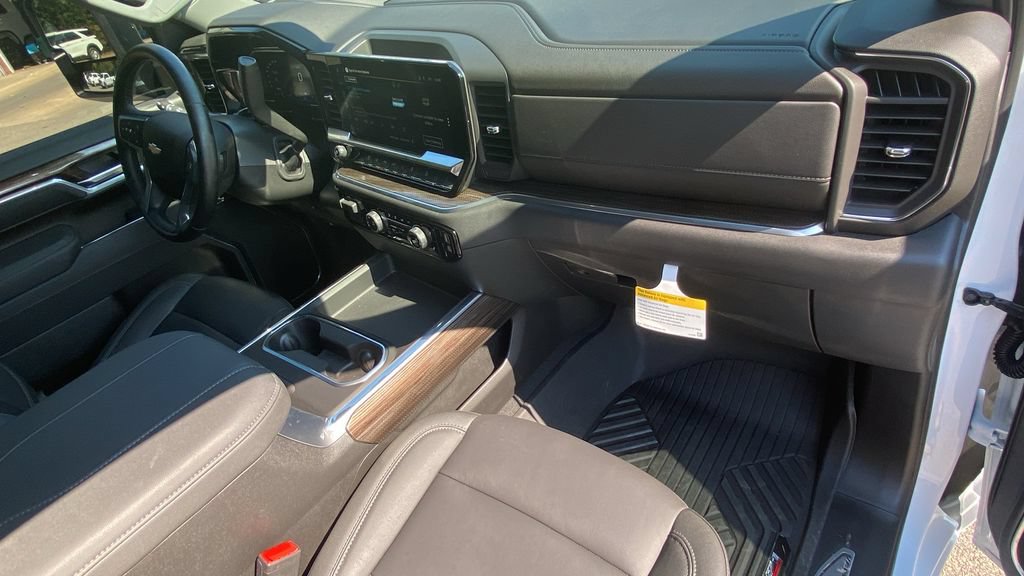 Used 2026 Chevrolet Silverado 2500 LT w/ All Star Edition AWD/4WD image 11