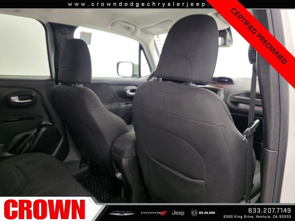 Certified 2020 Jeep Renegade Latitude w/ Cold Weather Group AWD/4WD image 16
