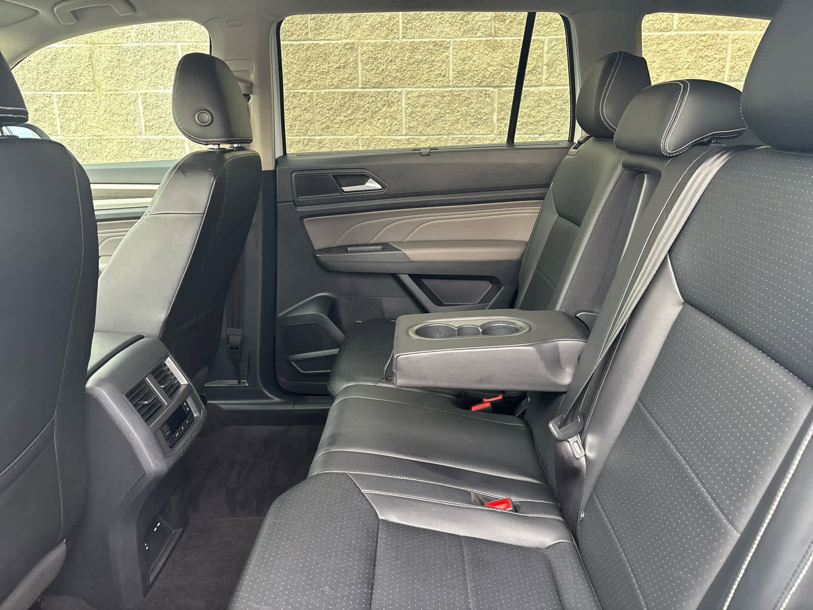 Used 2023 Volkswagen Atlas SE image 27