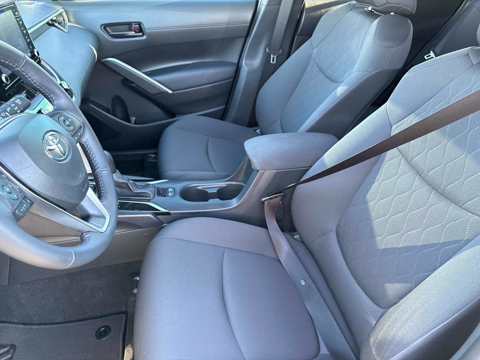 Used 2022 Toyota Corolla Cross LE image 20