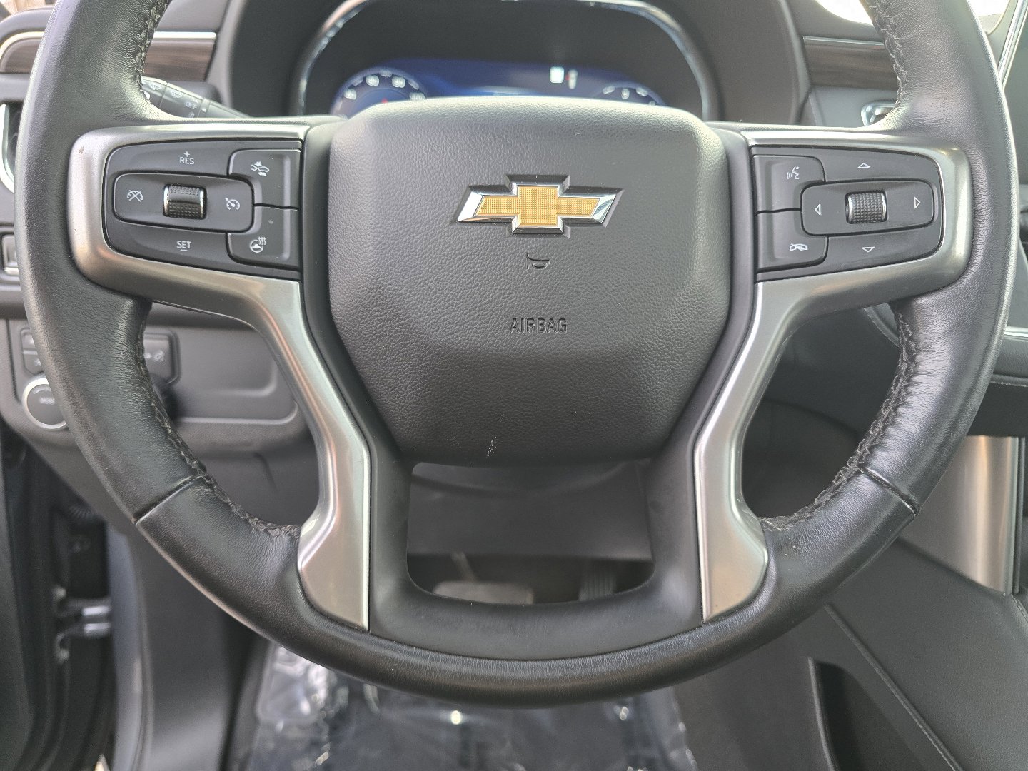 Used 2022 Chevrolet Suburban LT w/ LT Signature Plus Package image 38