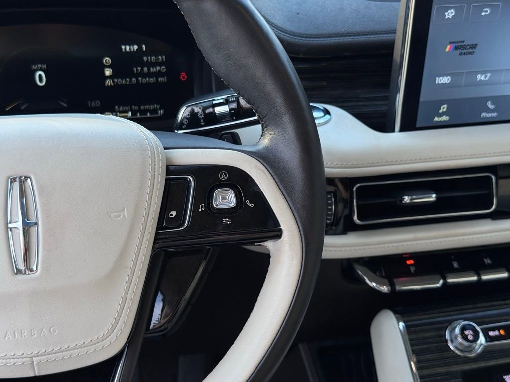 Used 2023 Lincoln Aviator Black Label w/ Jet Package image 16