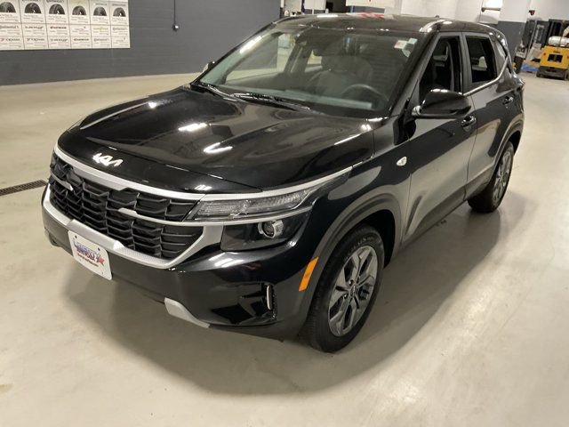 Used 2024 Kia Seltos LX AWD/4WD image 38