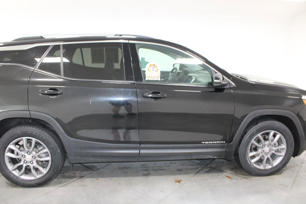 Used 2024 GMC Terrain SLT image 11