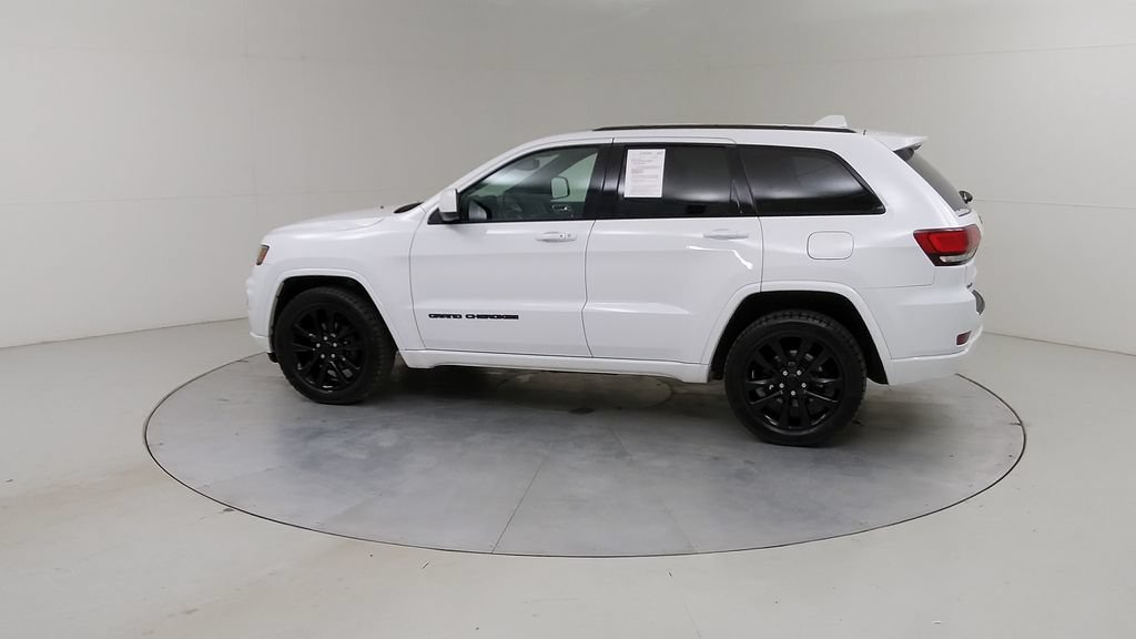 Used 2019 Jeep Grand Cherokee Altitude AWD/4WD image 18