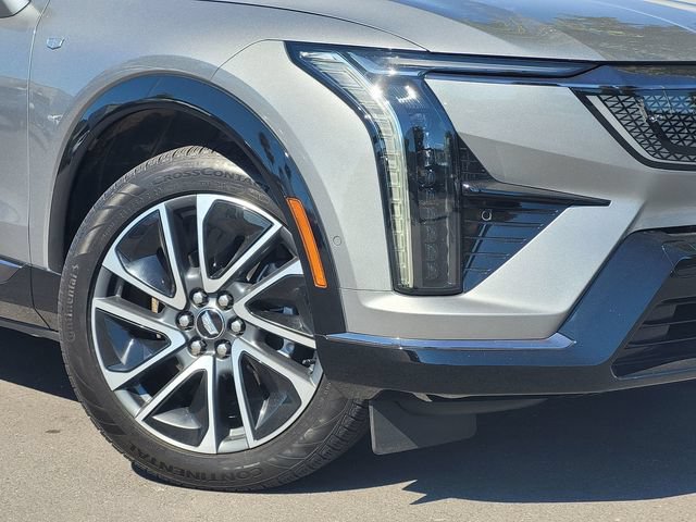 Certified 2025 Cadillac Optiq Sport 2 w/ LPO, Floor Liner Package AWD/4WD image 9
