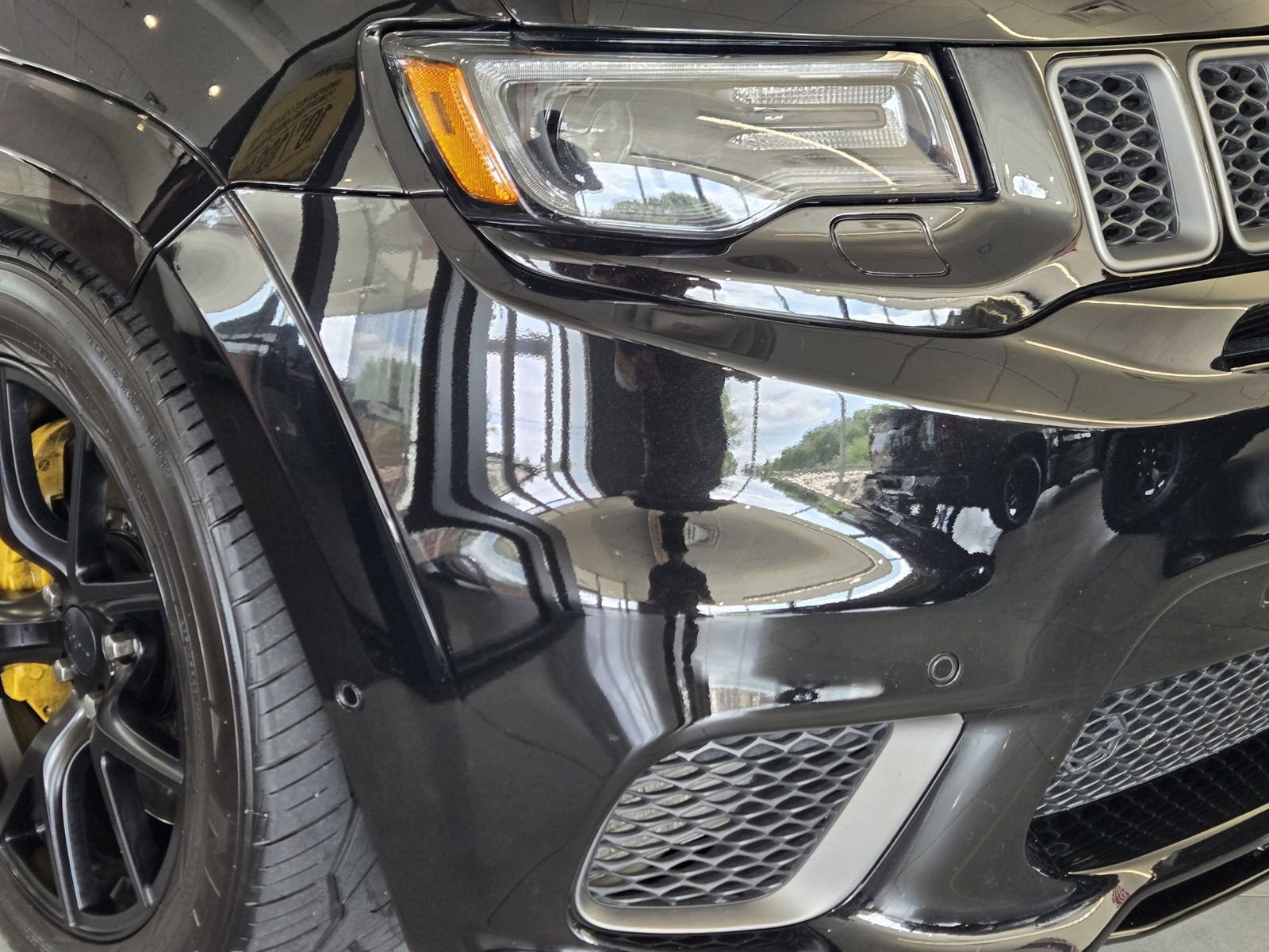 Used 2018 Jeep Grand Cherokee Trackhawk AWD/4WD image 9