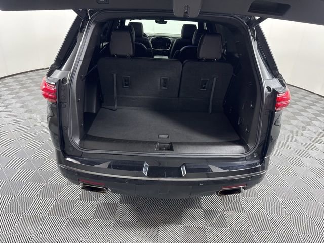 Used 2023 Chevrolet Traverse Premier w/ Redline Edition image 14