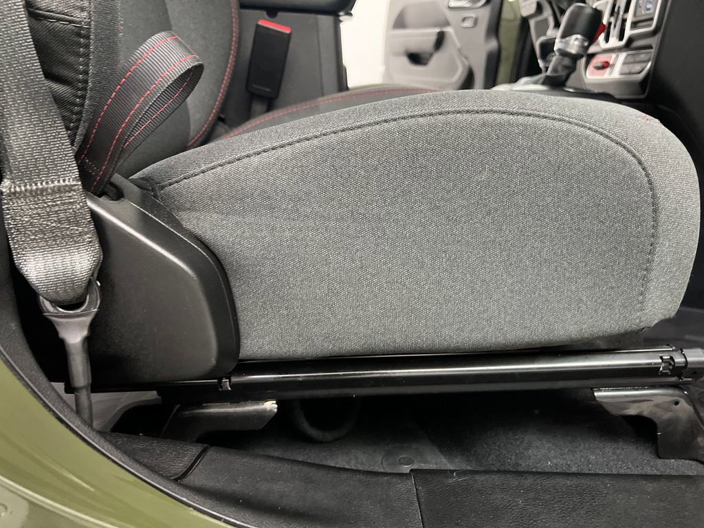 Used 2024 Jeep Wrangler Unlimited Rubicon w/ XTREMEE 35" Tire Package AWD/4WD image 21