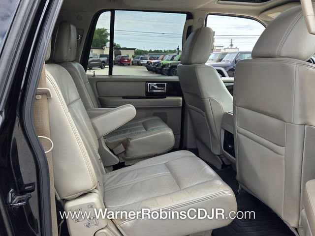 Used 2016 Lincoln Navigator L Select RWD image 18