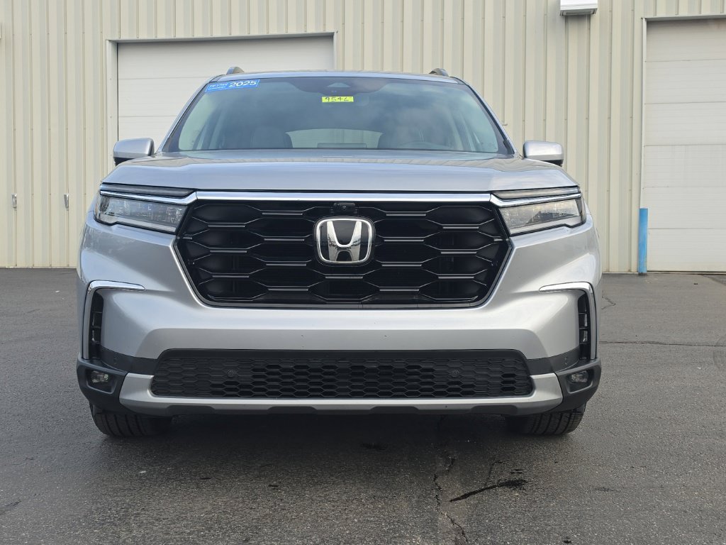 Certified 2025 Honda Pilot Elite image 2