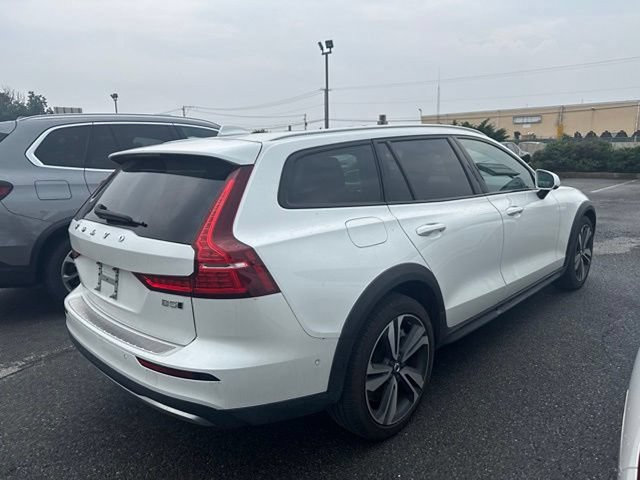 Used 2024 Volvo V60 B5 Cross Country Plus AWD/4WD image 6
