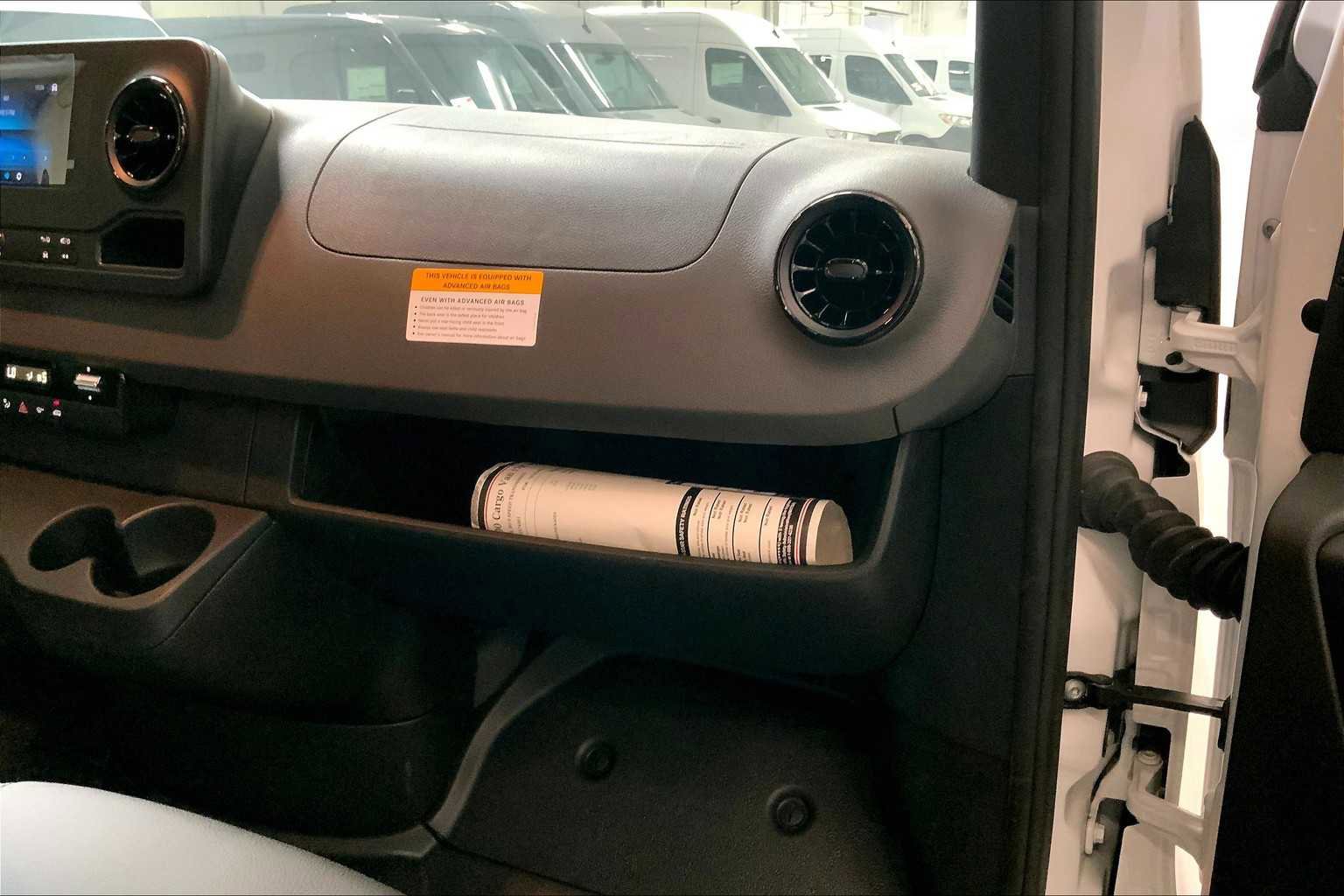 Used 2024 Mercedes-Benz Sprinter 2500 image 25